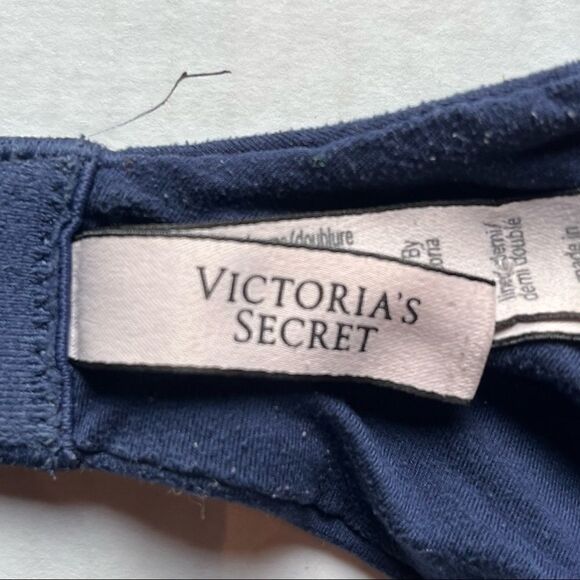 Victoria's Secret Bra 34D underwire padded lace trim adjustable straps - Picture 3 of 8